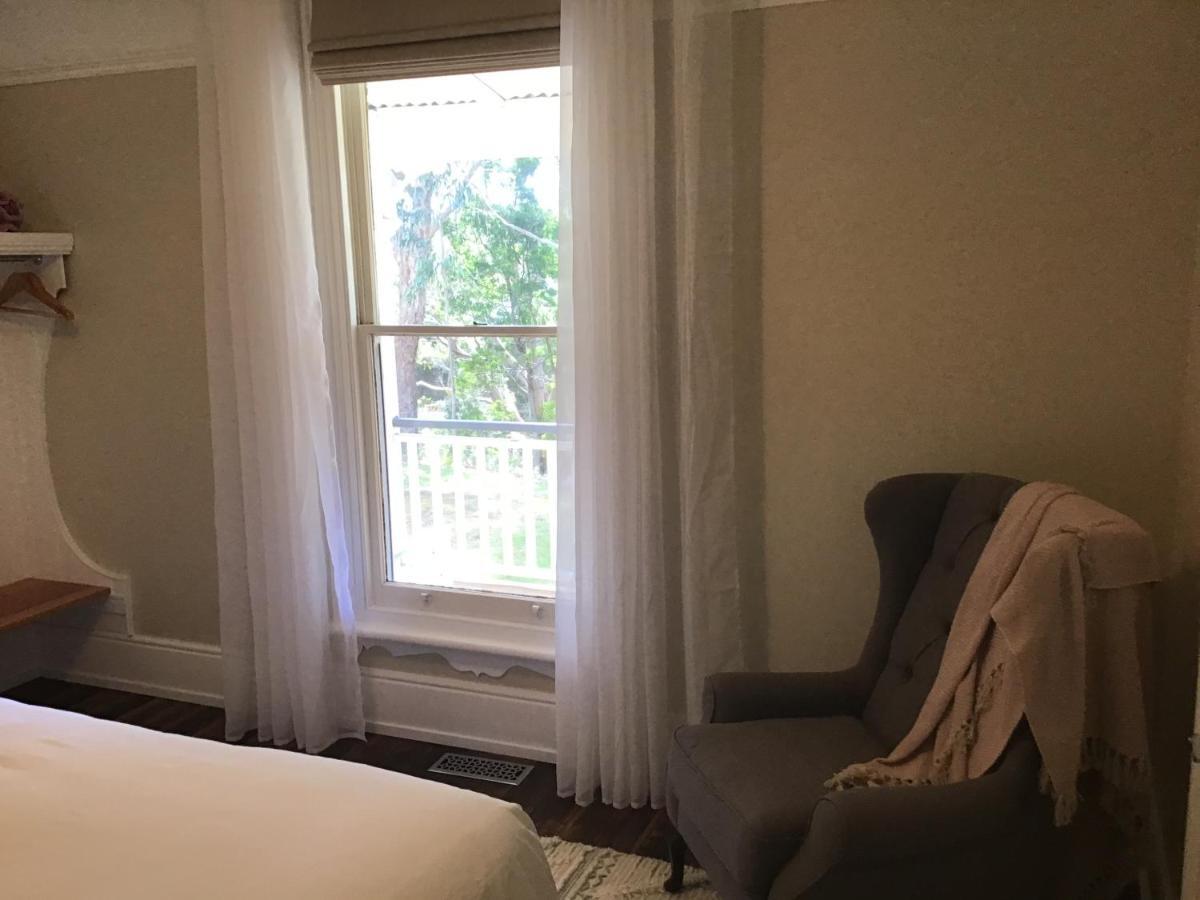 Bed and Breakfast Harrison House Strahan Esterno foto